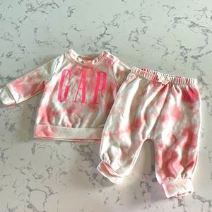 Gap tie dye sweatshirt outfit 3-6 mo